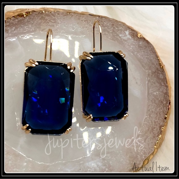 14K GOLD MEGA EMERALD CUT SIMULATED DARK BLUE TOPAZ CUSHION EARRINGS - Picture 4 of 5